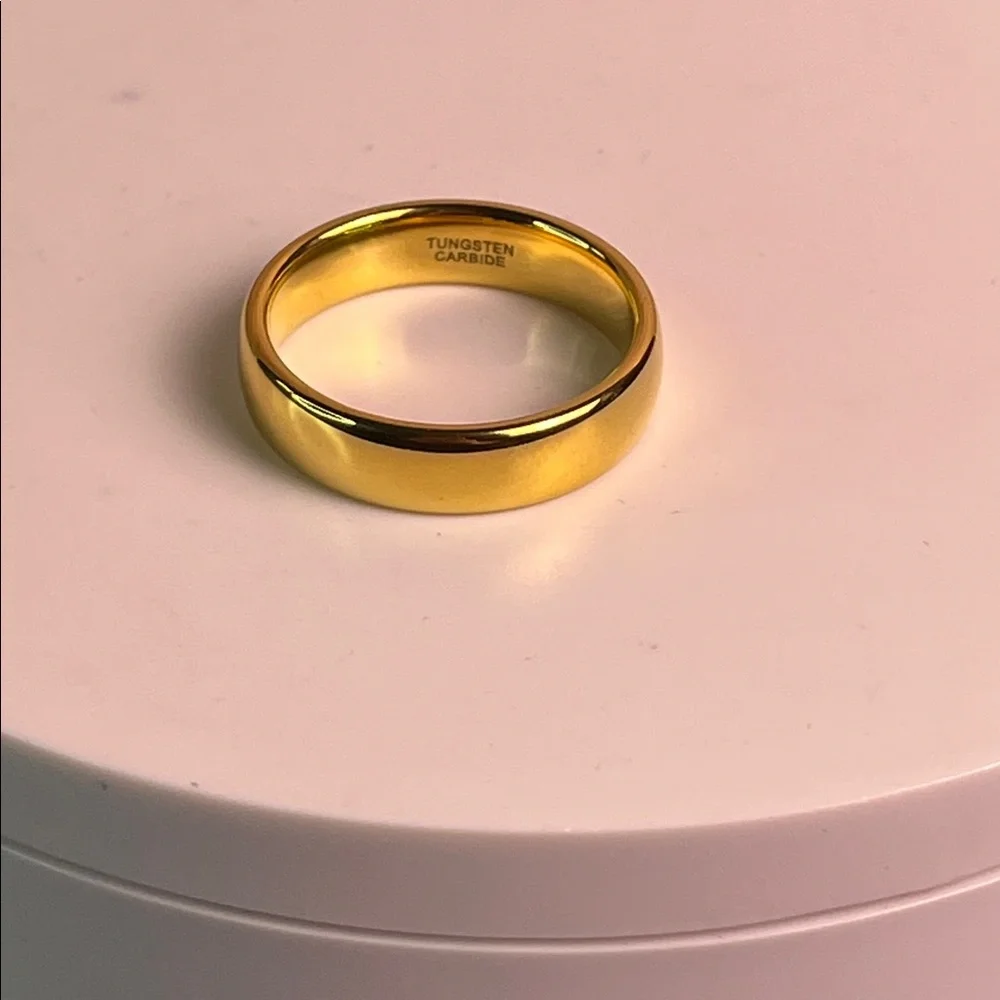 Men's Tungsten Carbide 18k gold polish Wedding Band Size 12